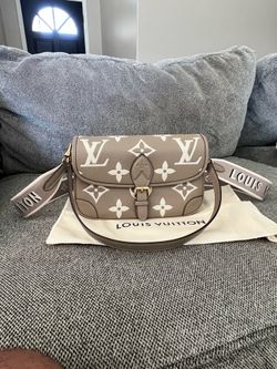 Louis Vuitton Diane Bag – Monogram Empreinte Leather – Tourterelle Beige/Cream