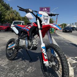 Dirt Bikes 