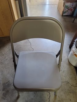 Metal fold up chair Taupe