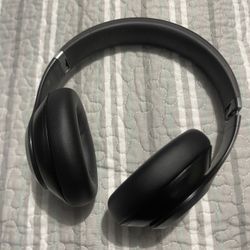 Beats Studio Pro
