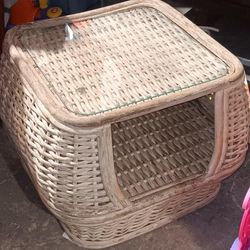 Wicker coffee stand side table