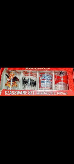Budweiser glassware set (4)16 oz cups glass brand new in the box