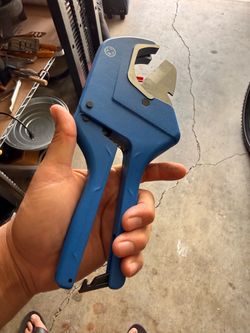 Blue Ratchet PVC Pipe Cutter
