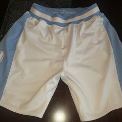 Mitchell and Ness North Carolina Tar Heels Shorts size Large 