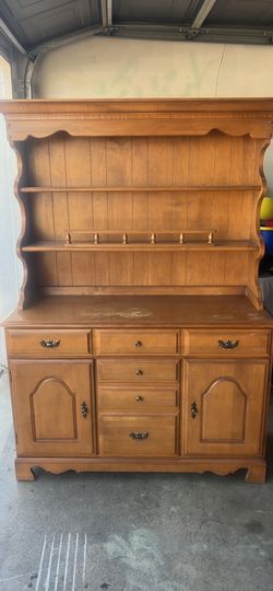 Hutch buffet