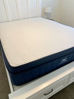 Brooklyn Bedding Aurora Luxe Cooling Twin XL Mattress – Like New