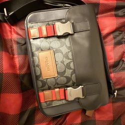 Pre-LOVED COACH Messenger BAG