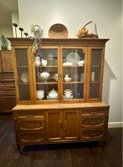 Keller Furniture Company Mid-Century Modern / Early American style two-piece Wood Hutch (decor not included)