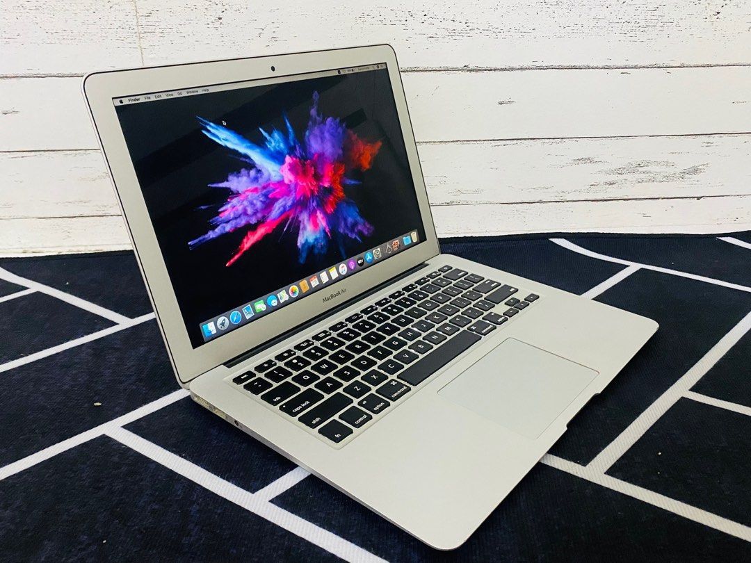 Apple MacBook Air 13” I5/8GB/256GB SSD $180
