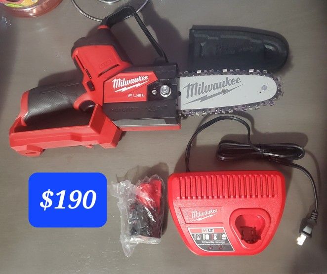 MILWAUKEE M12 CHAINSAW KIT
