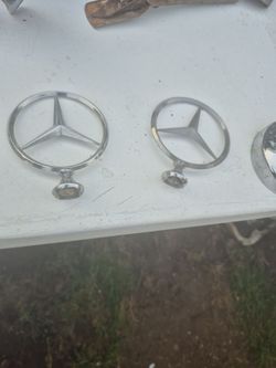 Mercedes-Benz Hood Star Emblems – Set of 2