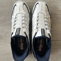 Men’s Shoes/ Skechers/ Excellent Condition 
