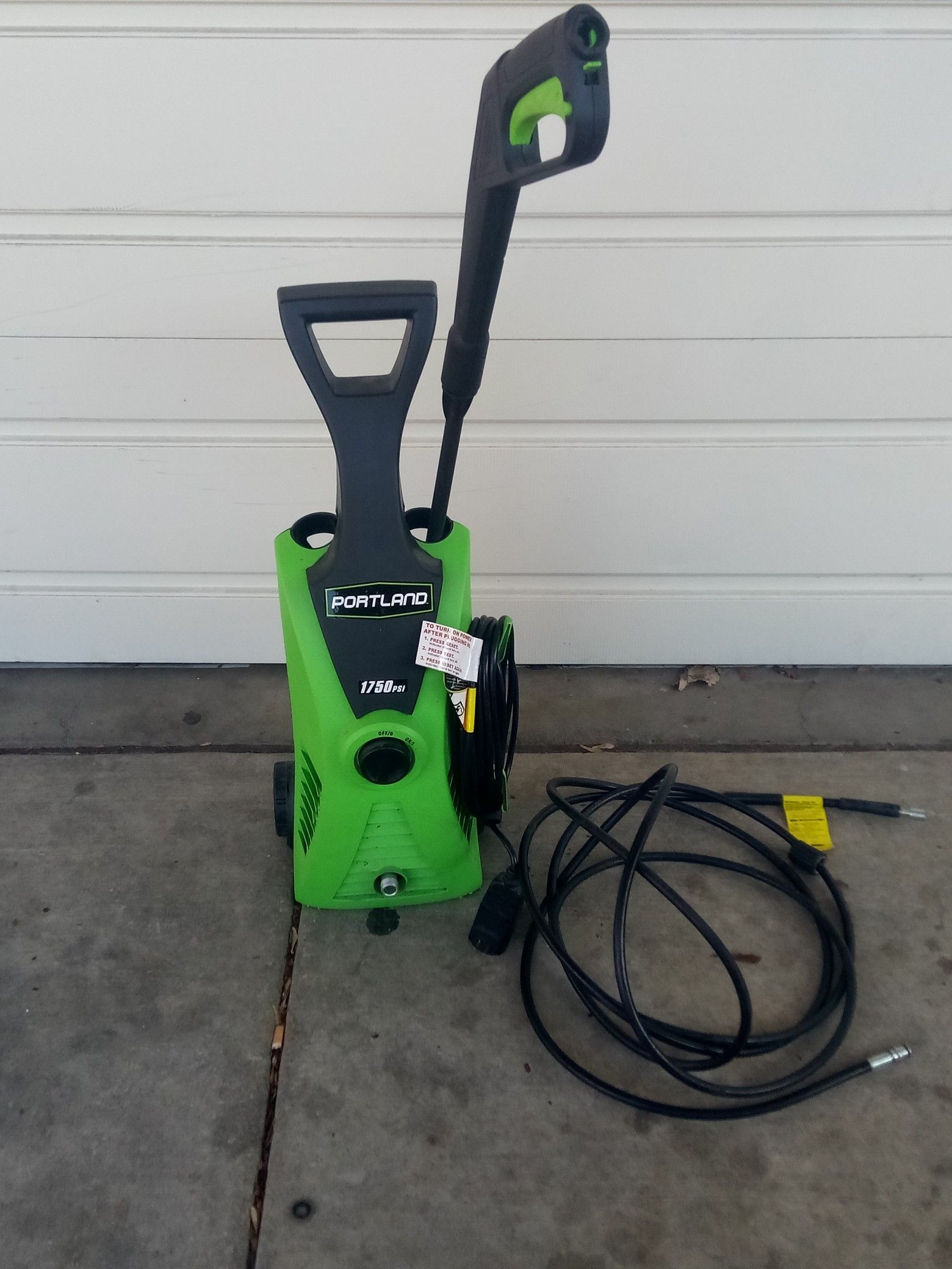 Portland 1750 psi electric pressure washer for Sale in Carmichael