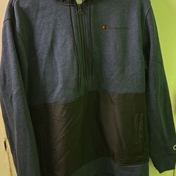 Champion Men Pullover sweater (Size Medium)