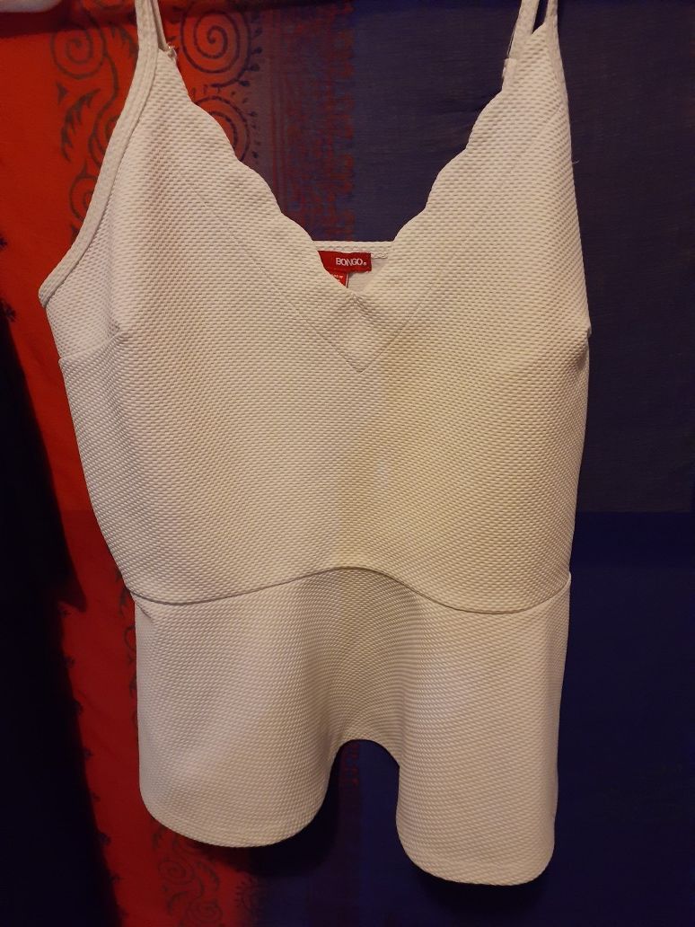 Bongo size large white tank