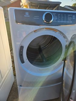 Electrolux LuxCare Front Load gas Dryer and washer