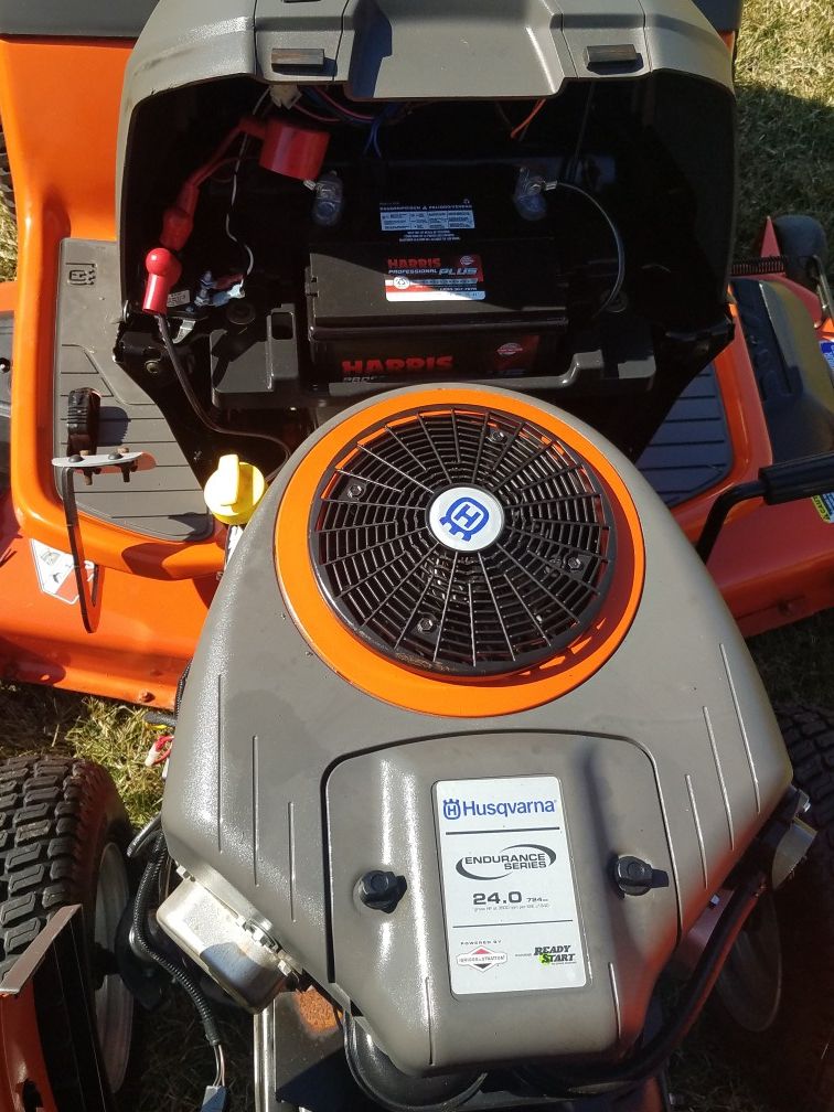 GT54ls Husqvarna 54 inch cut garden tractor for Sale in Washington, PA