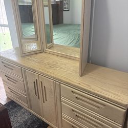 Dress table with trifold mirror