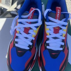 Mens Puma Size 11. New