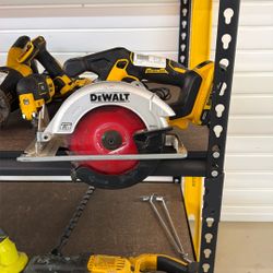 Dewalt Tool Set With Battary And Charger 
