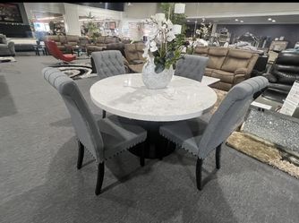 5 Pc dining table 