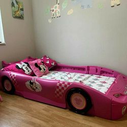 MINNIE MOUSE TWIN SIZE BED