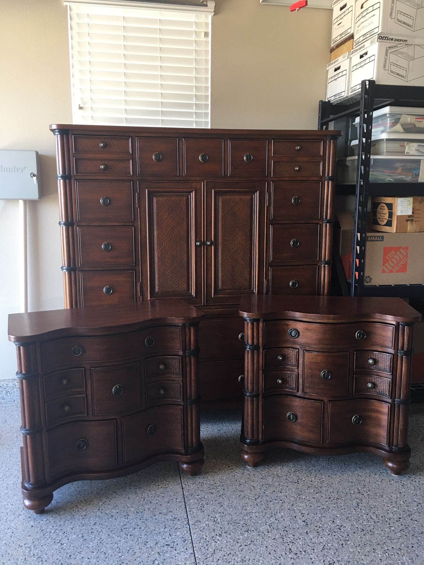 Cal King bedroom set for Sale in Riverside, CA OfferUp
