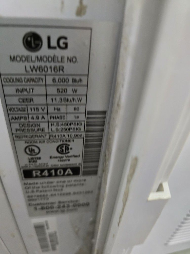 LG 6000BTu Air conditioner, model #LW6061R.