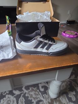 Size 5 Adidas tyshawn 2's