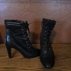 Halogen Leather Boots  size 7M In Like New Condition