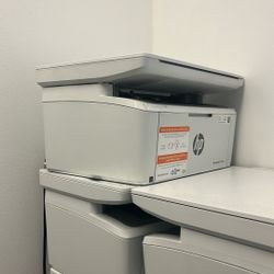 Printer, HP Laser Jet M140