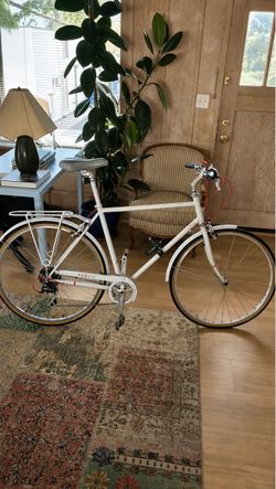 Grey public  City Cruiser Bike with Rear Rack