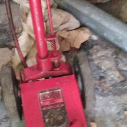 Norco 122200D Air Operated 22-Ton Hydraulic Floor Jack 