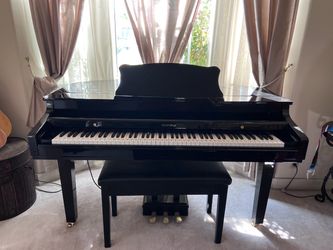 Suzuki MDG-330 Digital Mini Grand Piano - AS IS For Repair - With Bench - $500 OB