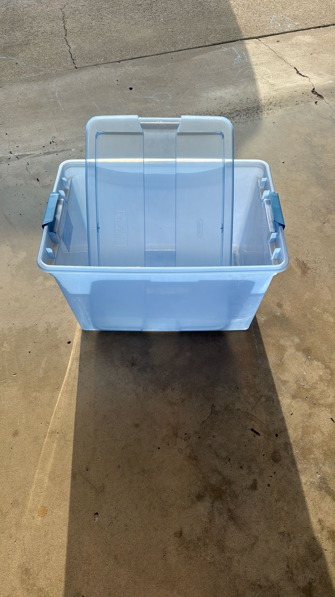 Storage container