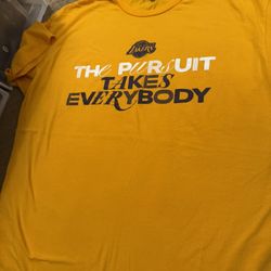LOS ANGELES LAKERS PLAYOFF GAME SHIRT 2022 Playoff Run Size XL The Pursuit Takes Everybody