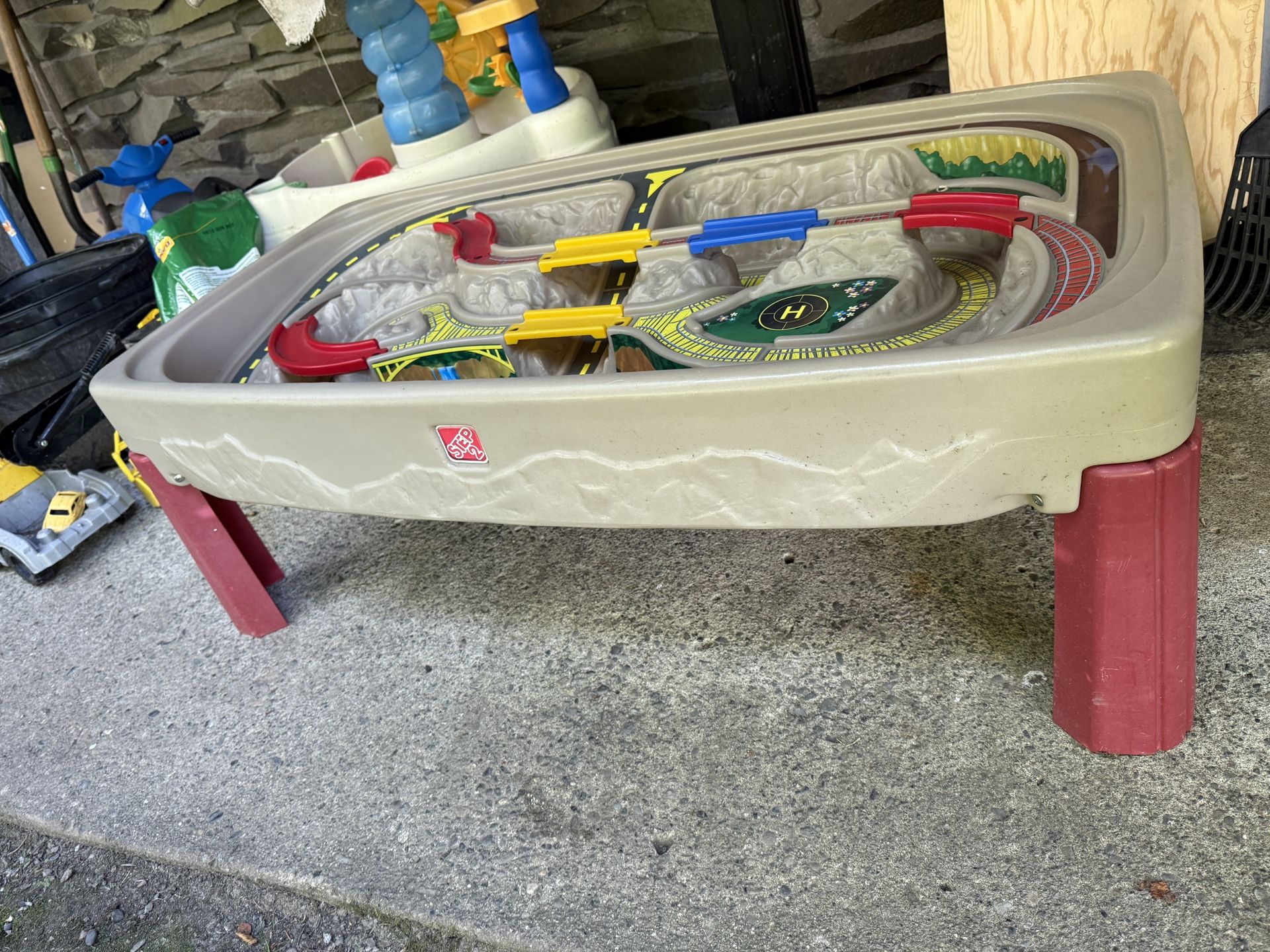 Step2 Canyon Road Train / Car Table