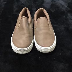 THE CHILDREN’S PLACE • TRAINERS size 4 boys