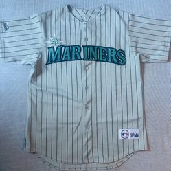 VINTAGE BASEBALL JERSEY