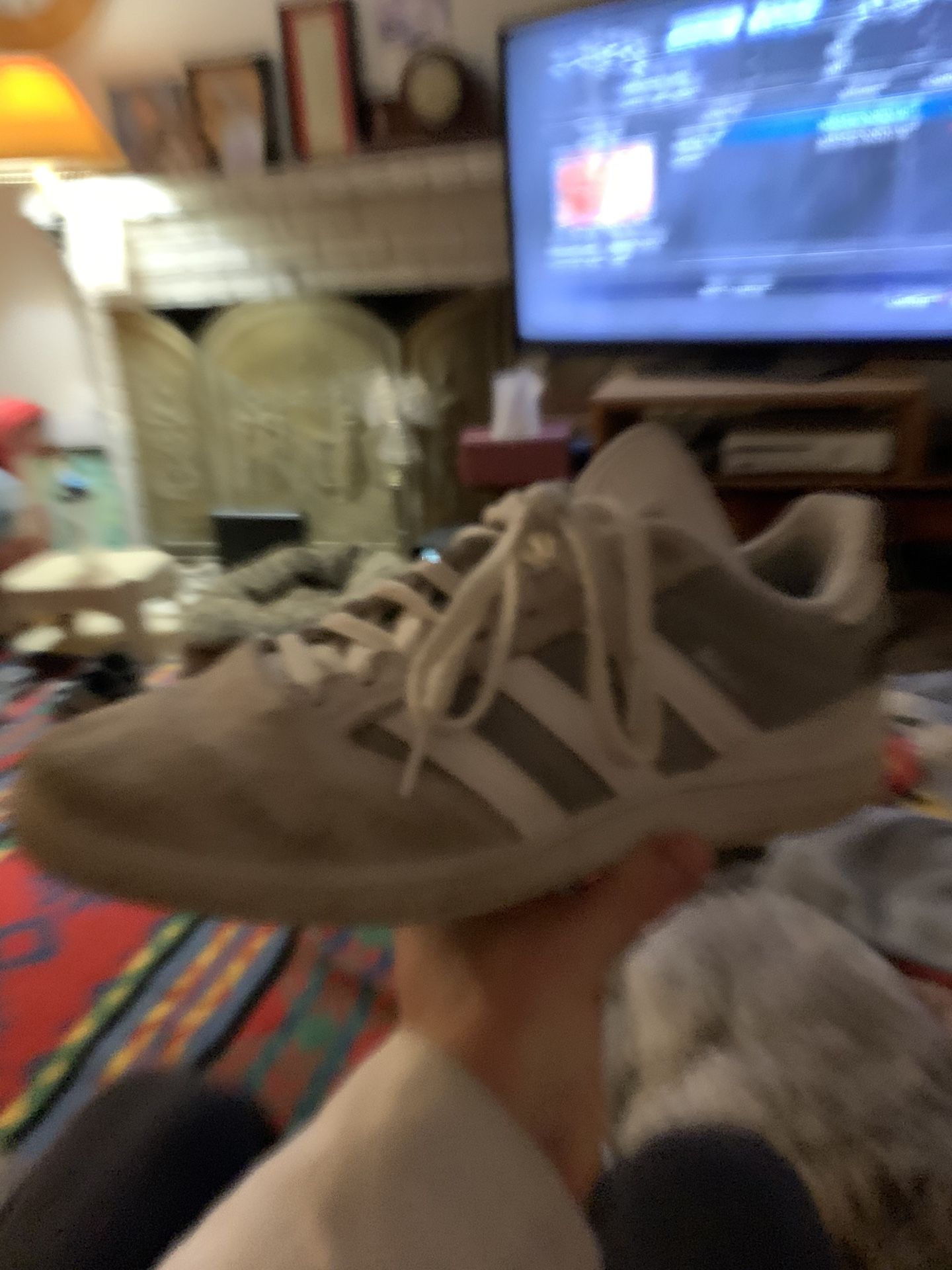 Used adidas busenitz size 9 worn a little skate in like two times still good for skating need cash!! Please help