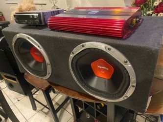 Pioneer car audio system w/subs