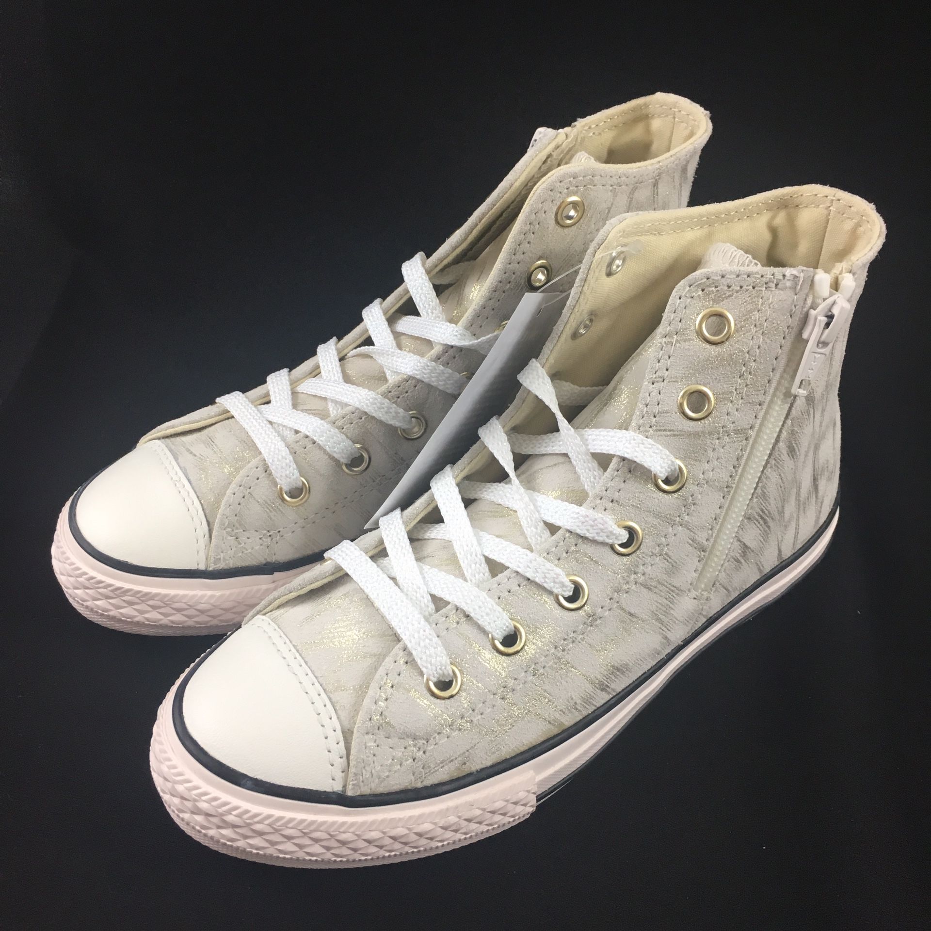 Converse Chuck Taylor All Star CTAS Size Zip Sneakers Junior Size 2 659019C