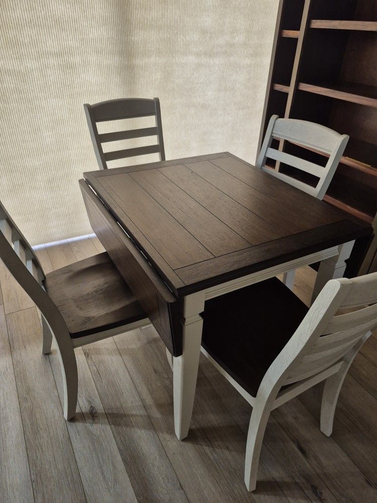 Cafe TABLE AND CHAIRS