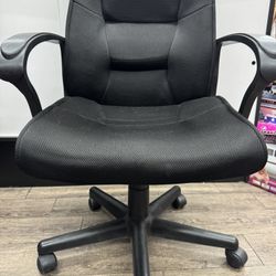 Used Black Adjustable Office Chair 