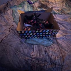 SKECHERS/ THE ROLLING STONE COLLAB
