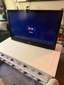 TV(s) $70 for both