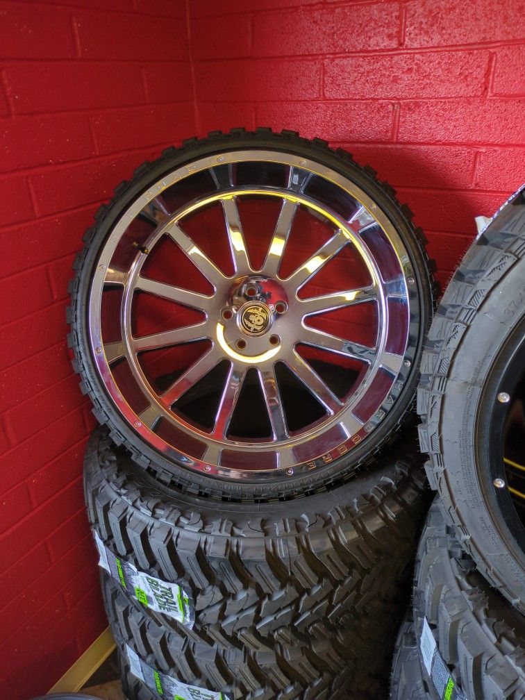26 X 12 Hardcore Rims On 33s Mud Tires 