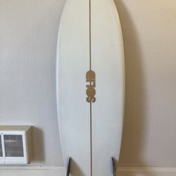 SOLID (O’Hara Shapes) 6’0 Fish Surfboard
