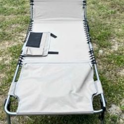 BRAND NEW..Oversized Heavy Duty Tanning Chair with Face Hole