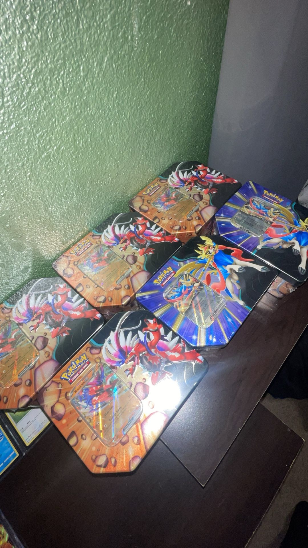 Pokemon Slashing Legends Tins